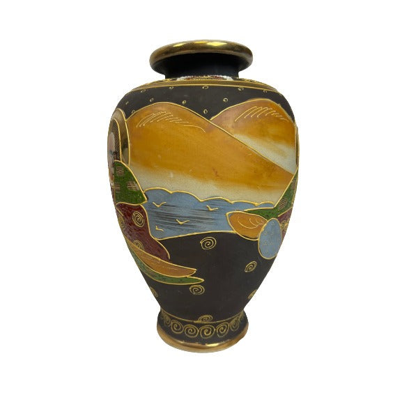 Early 20th Century Japanese Satsuma Vase In Hand Painted Ceramic Urn