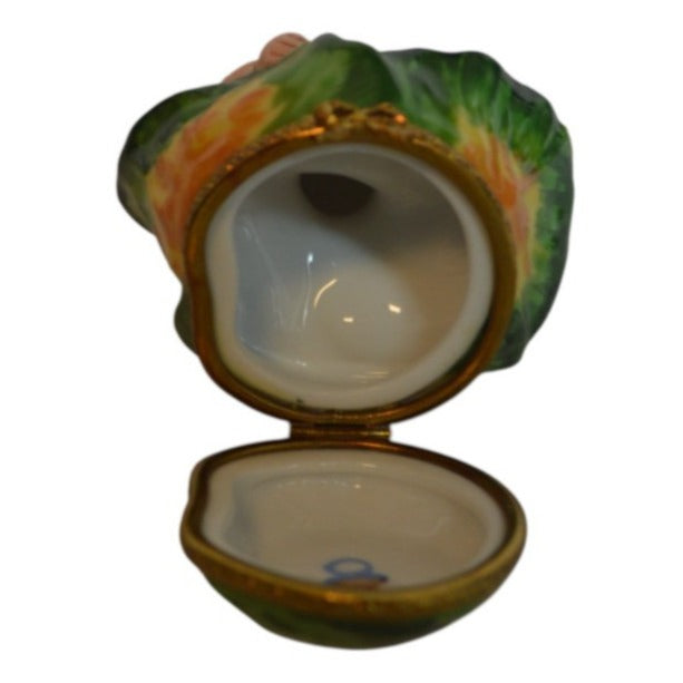 Elda Creations Limoges France Baby in Flower Peint à la Main Trinket Box - NEW